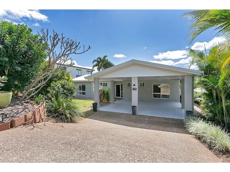 13 Woodmont Place, Mooroobool QLD 4870