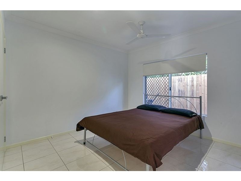 86 Hayward Street, Mooroobool QLD 4870