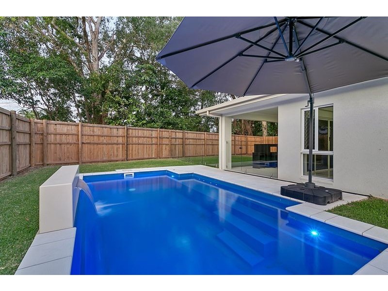 86 Hayward Street, Mooroobool QLD 4870