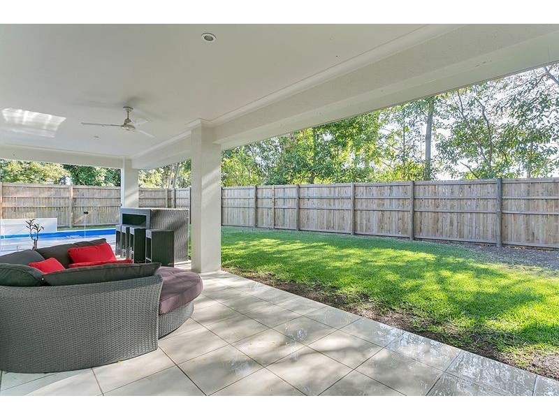 86 Hayward Street, Mooroobool QLD 4870