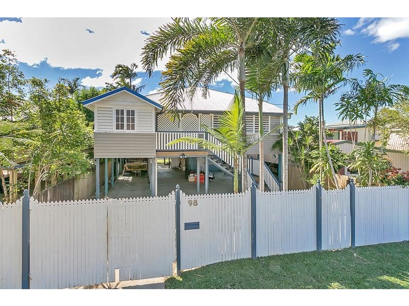 98 Cairns Street, Cairns North QLD 4870