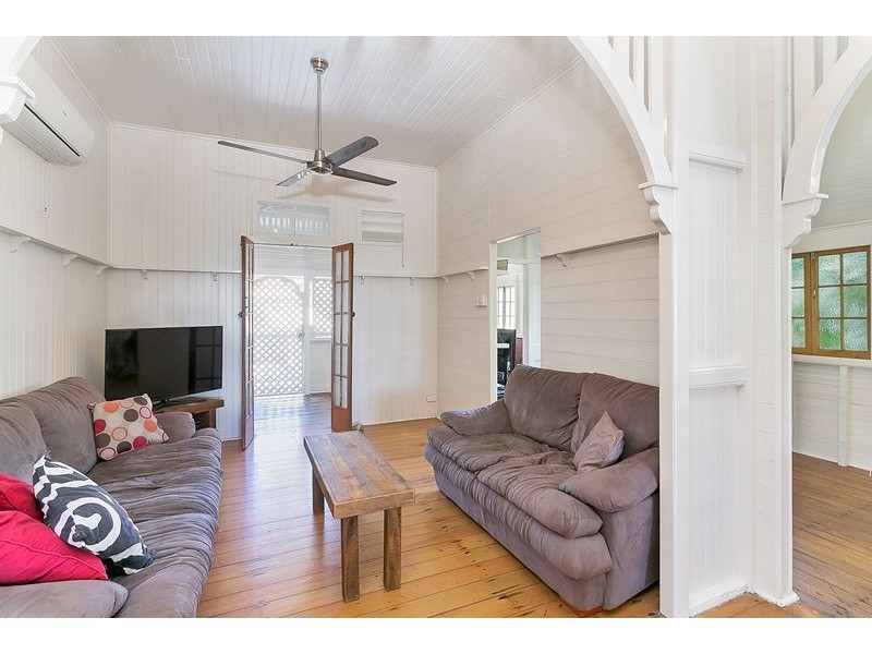 98 Cairns Street, Cairns North QLD 4870