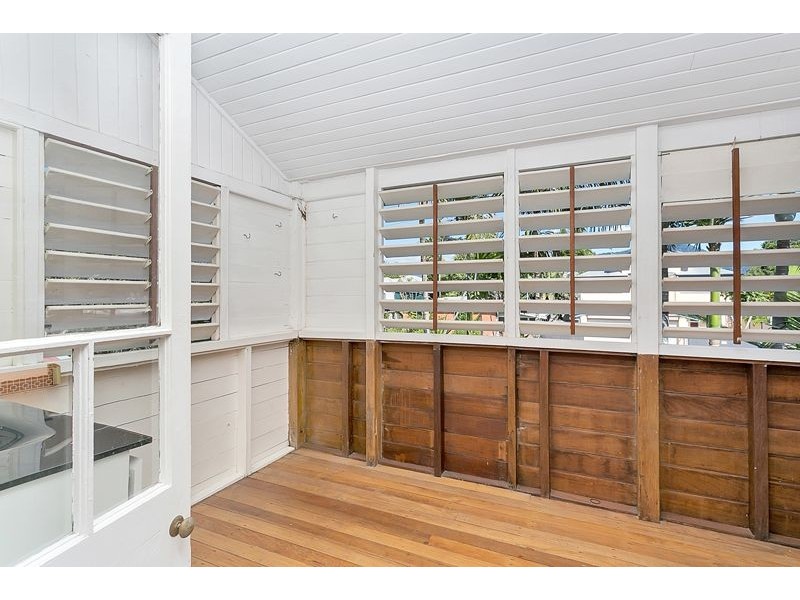 98 Cairns Street, Cairns North QLD 4870