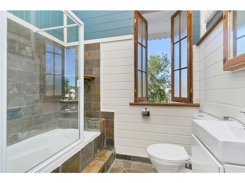 98 Cairns Street, Cairns North QLD 4870