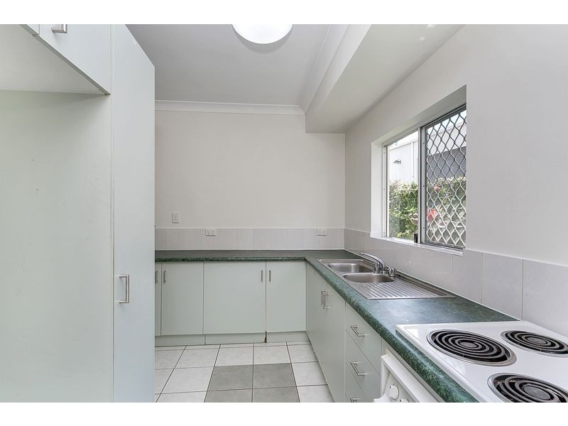 2/12 Ingham Court, Mooroobool QLD 4870