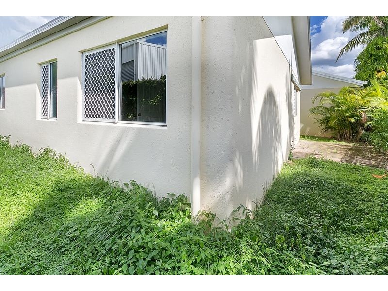 2/12 Ingham Court, Mooroobool QLD 4870