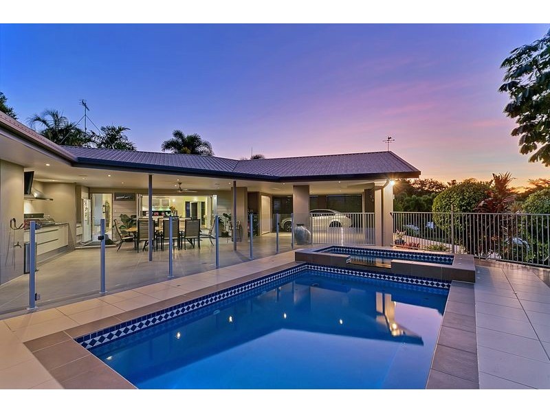 26-28 Brady Close, Brinsmead QLD 4870