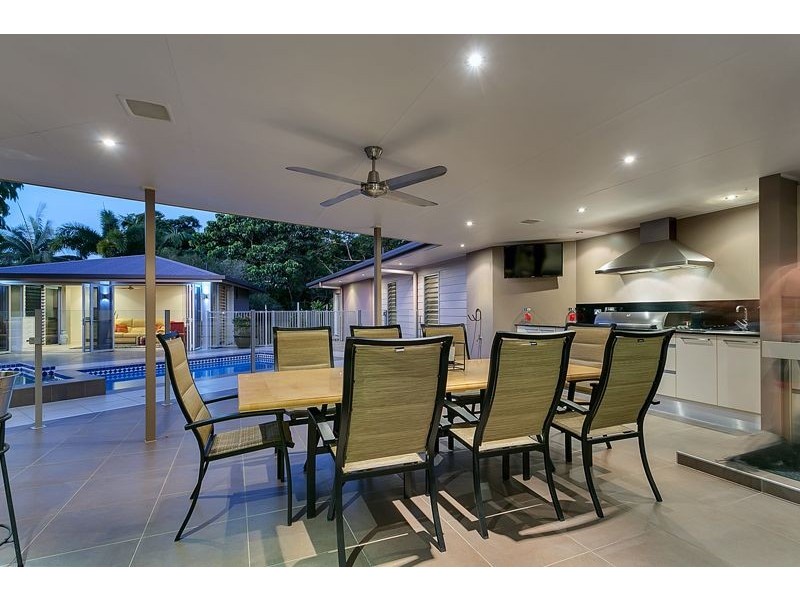 26-28 Brady Close, Brinsmead QLD 4870