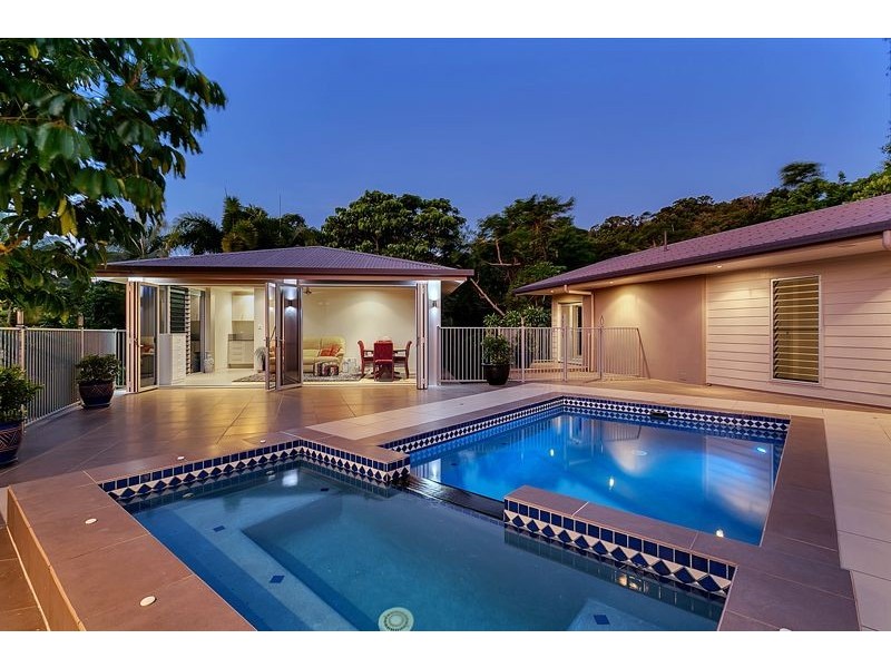 26-28 Brady Close, Brinsmead QLD 4870