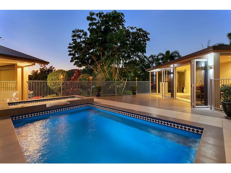 26-28 Brady Close, Brinsmead QLD 4870