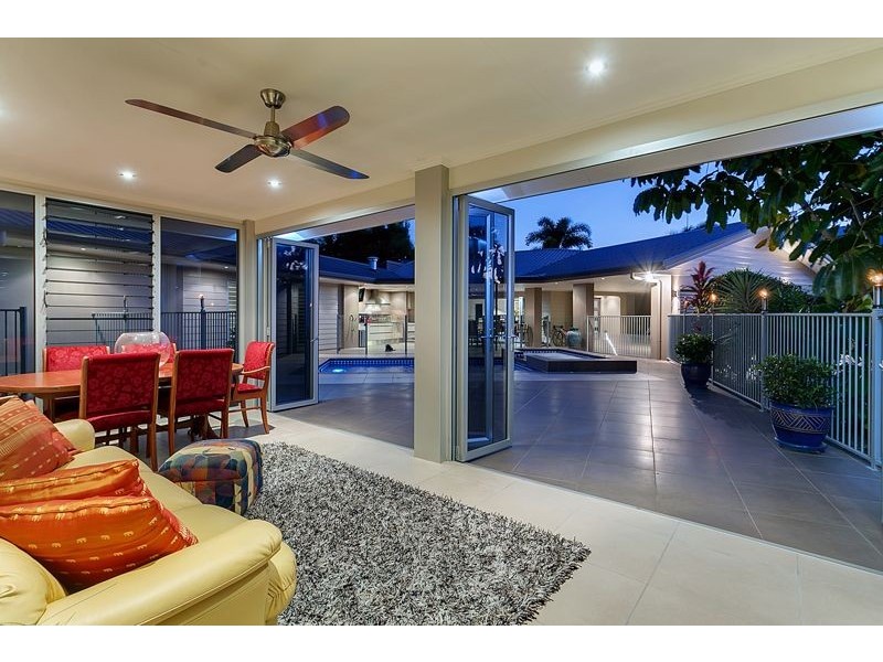 26-28 Brady Close, Brinsmead QLD 4870