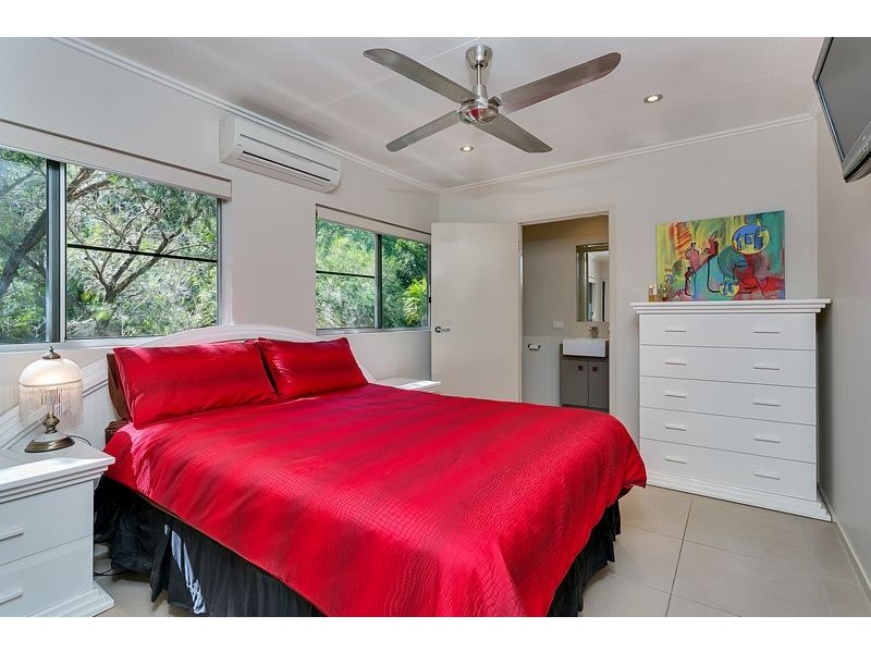 26-28 Brady Close, Brinsmead QLD 4870