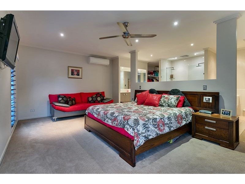 26-28 Brady Close, Brinsmead QLD 4870