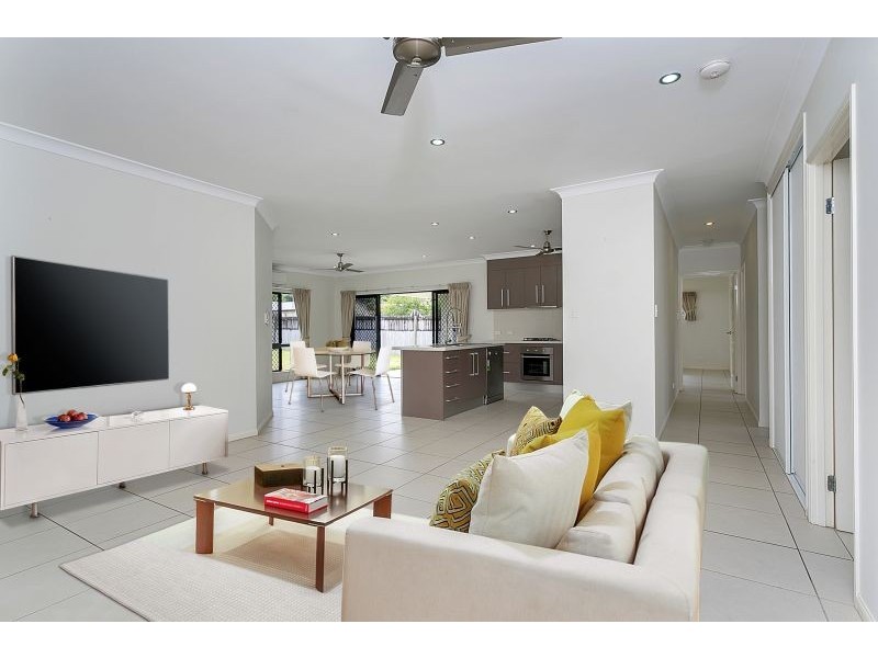 5 Angel Close, Kanimbla QLD 4870