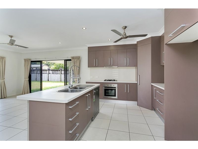 5 Angel Close, Kanimbla QLD 4870