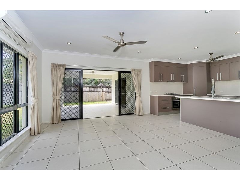 5 Angel Close, Kanimbla QLD 4870