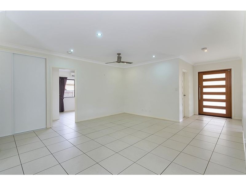 5 Angel Close, Kanimbla QLD 4870