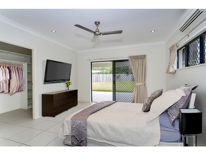 5 Angel Close, Kanimbla QLD 4870