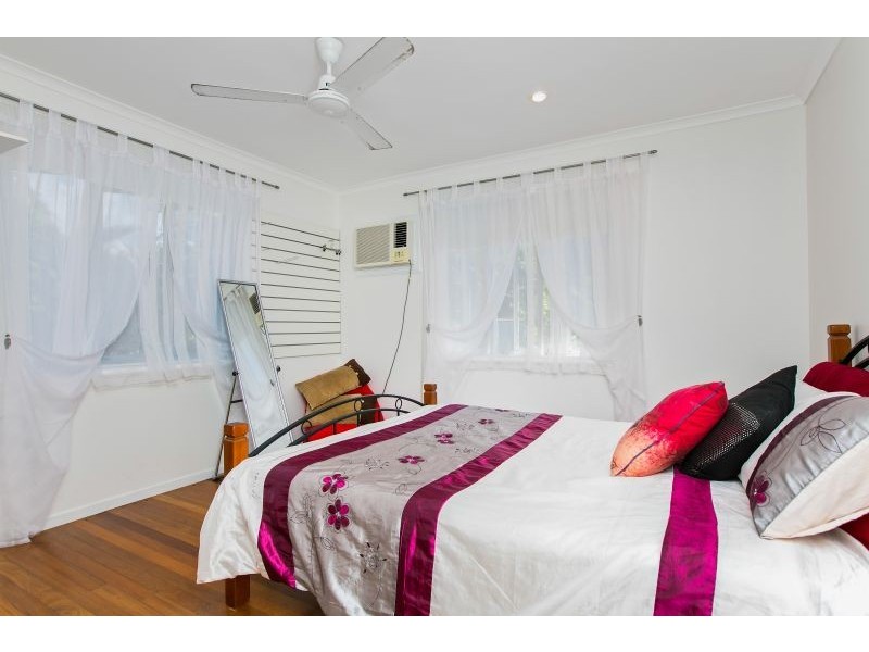 26 Bradford Street, Whitfield QLD 4870
