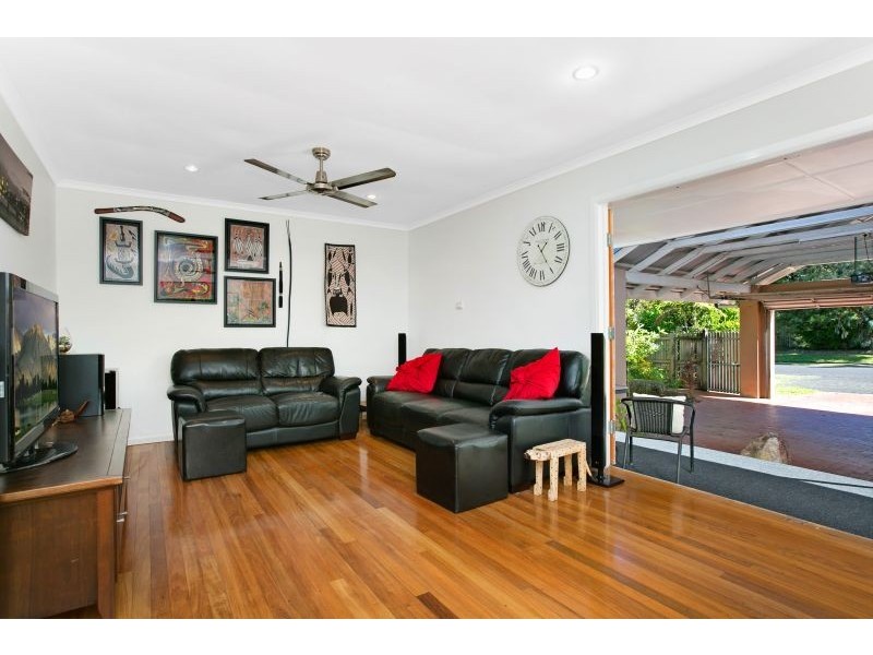 26 Bradford Street, Whitfield QLD 4870