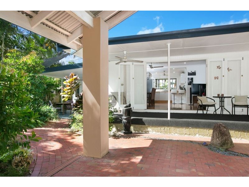 26 Bradford Street, Whitfield QLD 4870