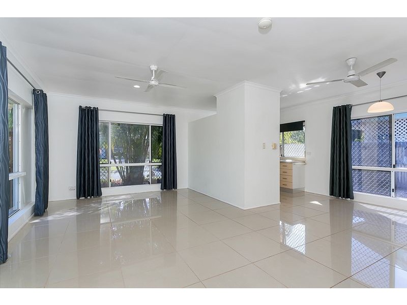 30 Dodd Court, Mooroobool QLD 4870