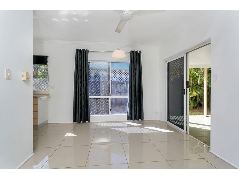 30 Dodd Court, Mooroobool QLD 4870