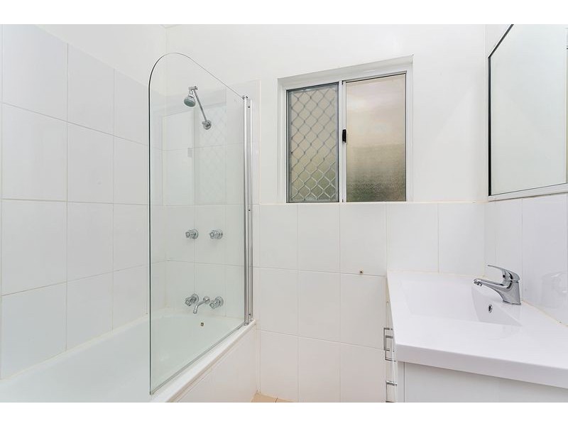 30 Dodd Court, Mooroobool QLD 4870