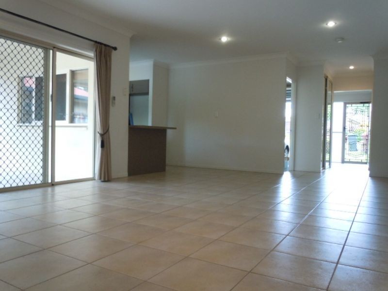 37 Chesterfield Close, Brinsmead QLD 4870