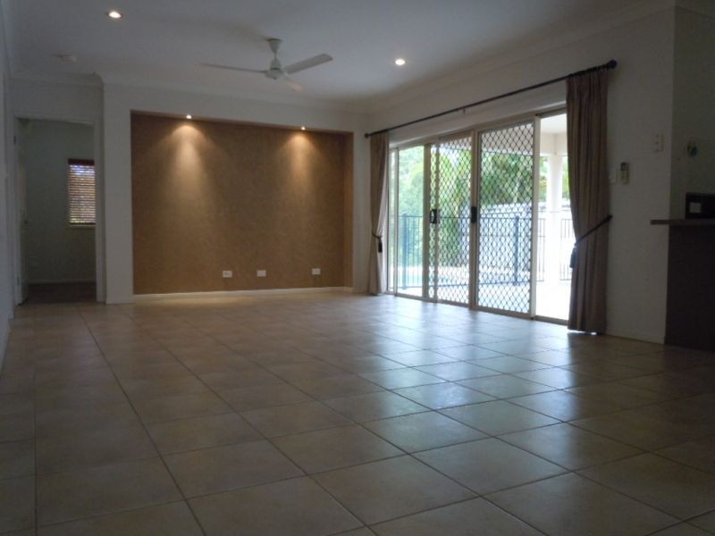 37 Chesterfield Close, Brinsmead QLD 4870