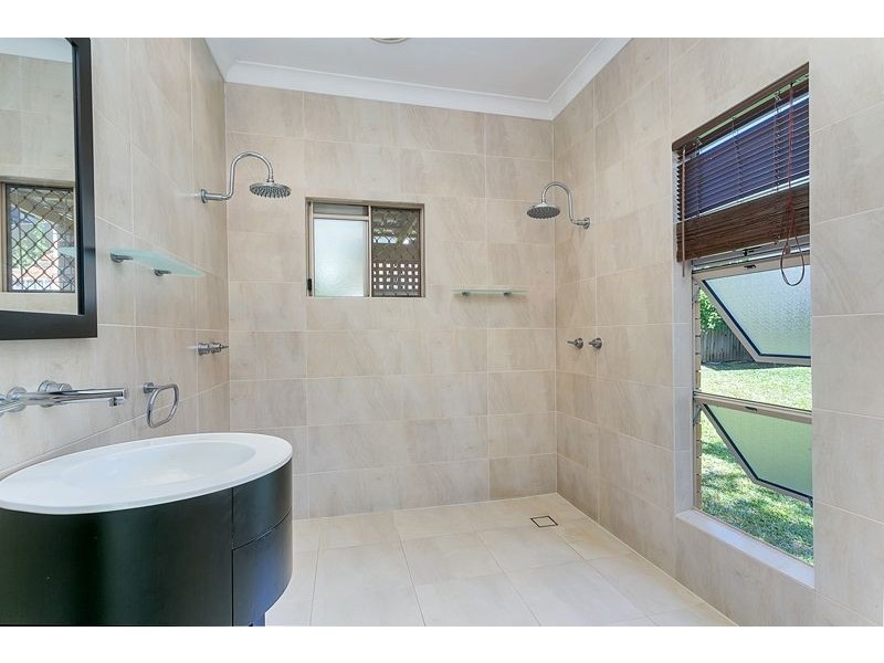 5 Wren Court, Bayview Heights QLD 4868