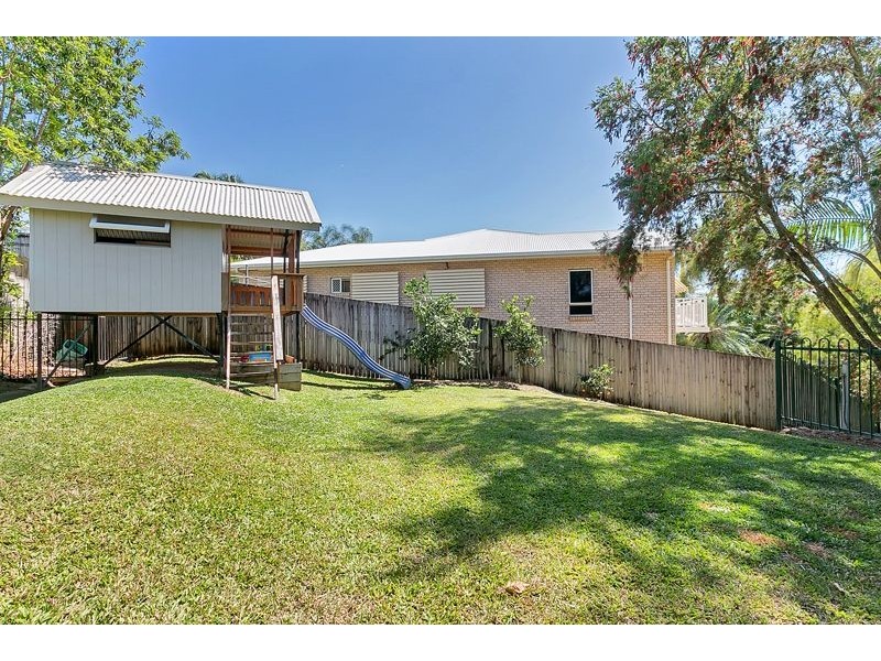 5 Wren Court, Bayview Heights QLD 4868