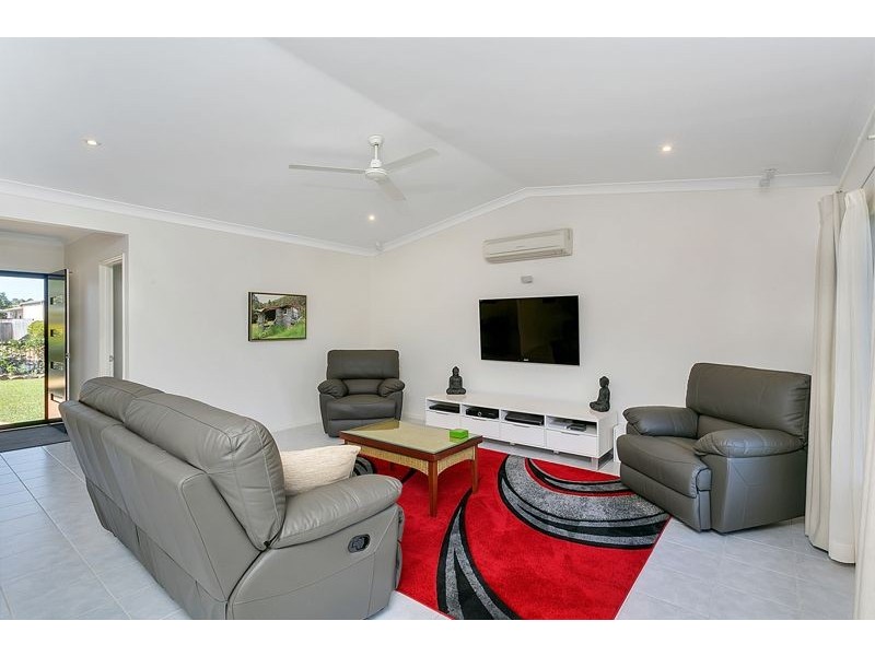 38 Bassett St, Kanimbla QLD 4870