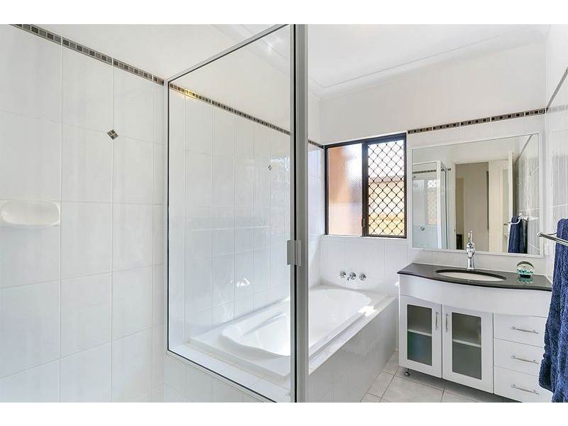 38 Bassett St, Kanimbla QLD 4870