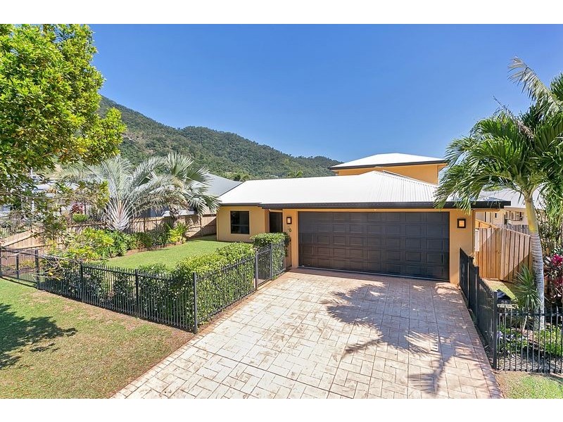 38 Bassett St, Kanimbla QLD 4870