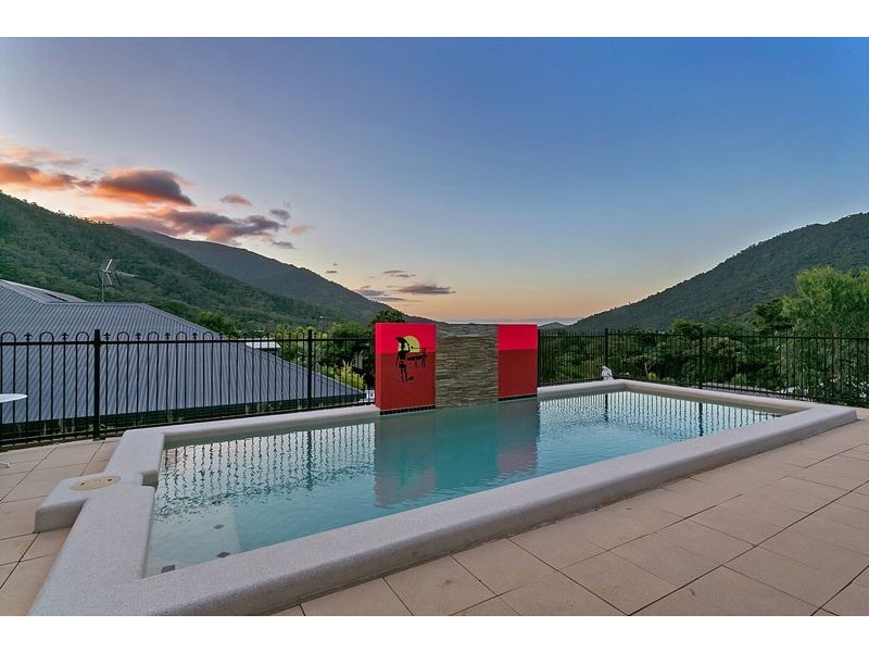 3 McColl Close, Redlynch QLD 4870