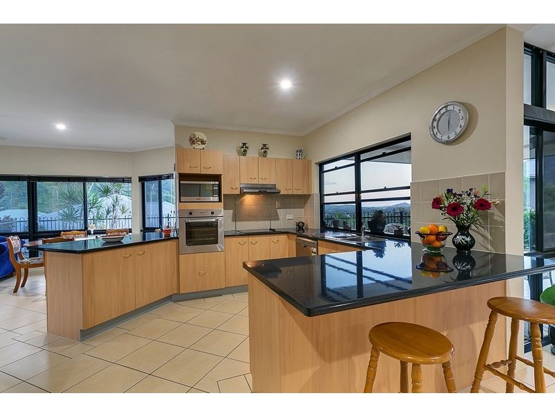 3 McColl Close, Redlynch QLD 4870