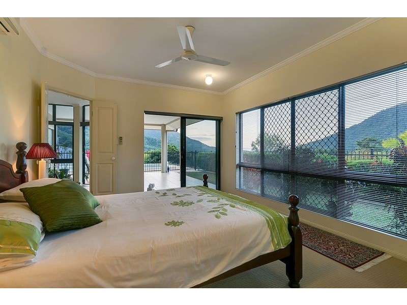 3 McColl Close, Redlynch QLD 4870