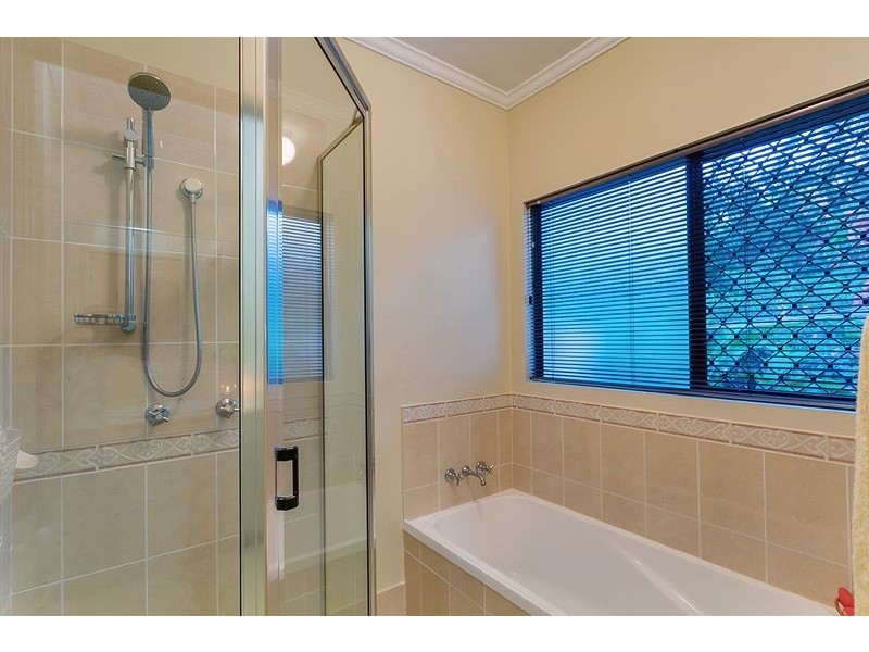 3 McColl Close, Redlynch QLD 4870