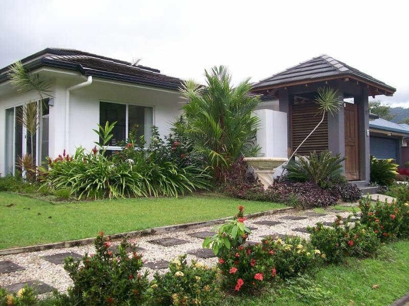 11 Gamburra Drive, Redlynch QLD 4870