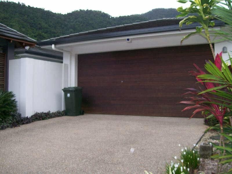 11 Gamburra Drive, Redlynch QLD 4870