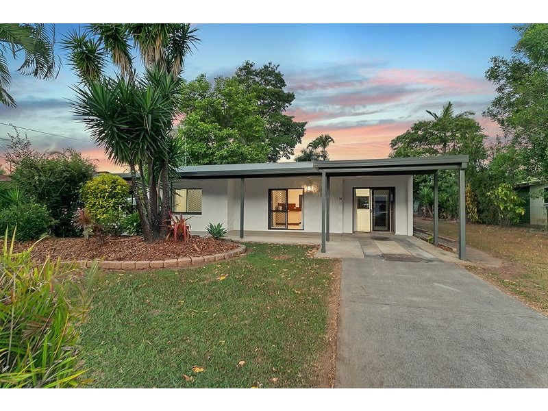 14 Universal Close, White Rock QLD 4868