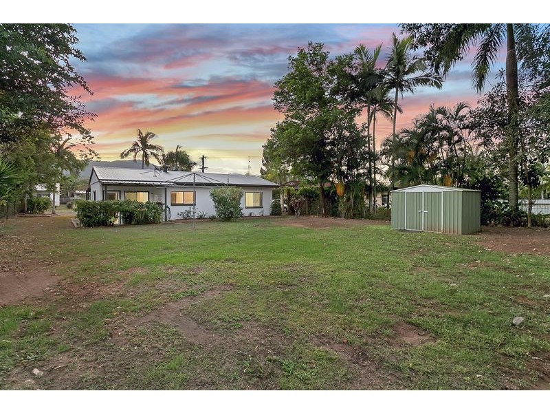 14 Universal Close, White Rock QLD 4868