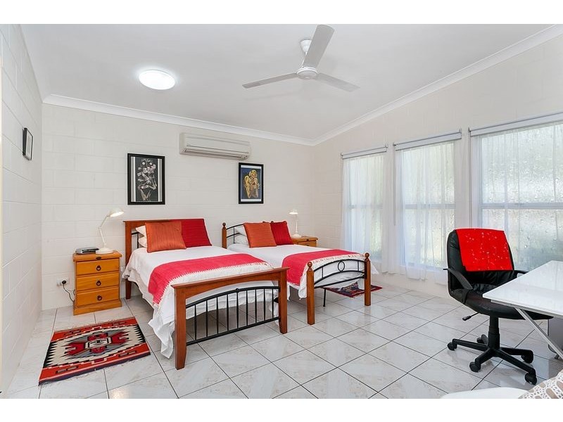 58 Baronia Crescent, Holloways Beach QLD 4878