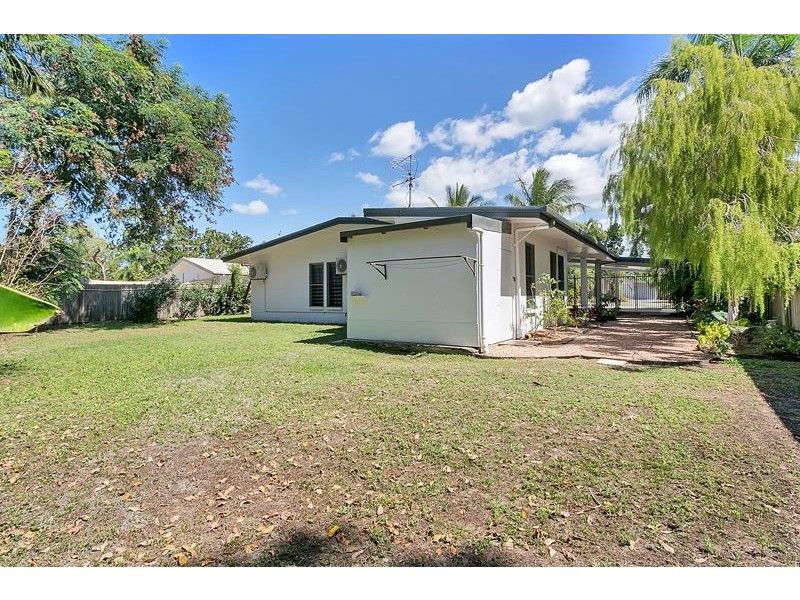 58 Baronia Crescent, Holloways Beach QLD 4878