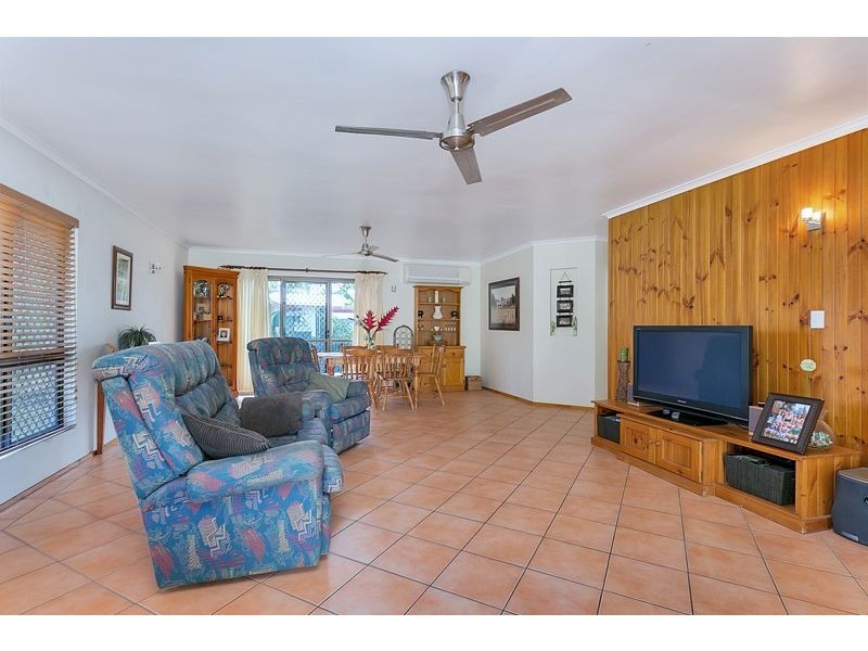 23 Lavender Street, Mooroobool QLD 4870