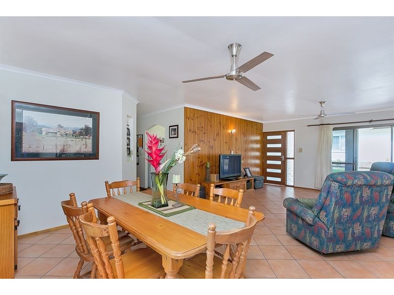 23 Lavender Street, Mooroobool QLD 4870