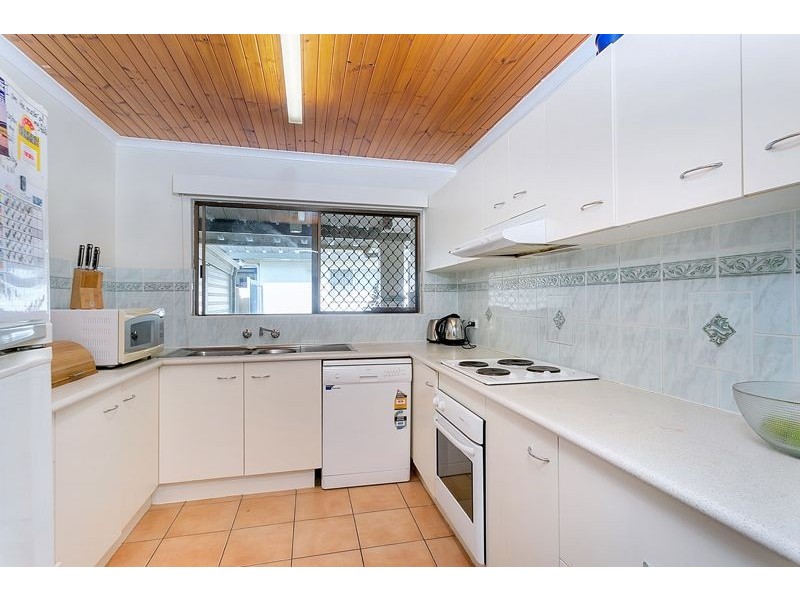23 Lavender Street, Mooroobool QLD 4870