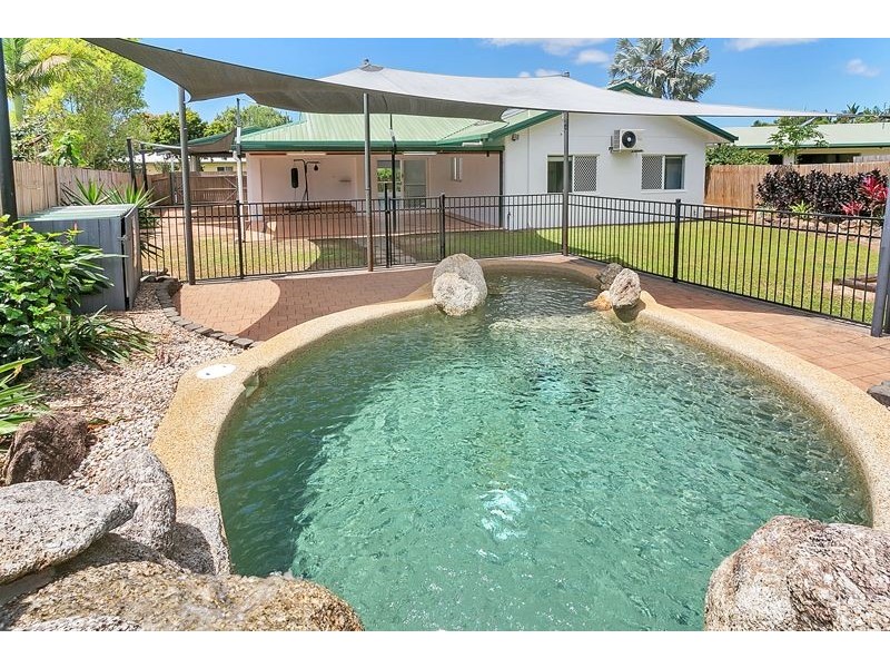 188 Robert Road, Bentley Park QLD 4869