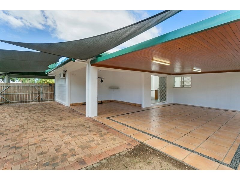 188 Robert Road, Bentley Park QLD 4869